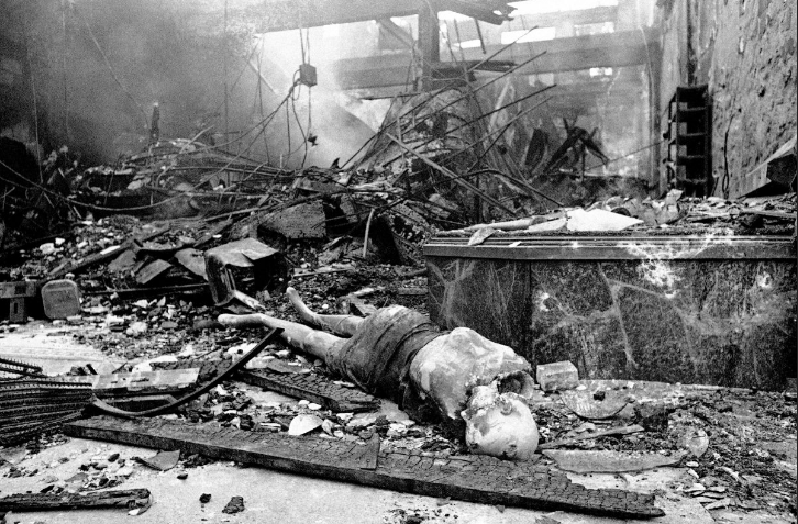 老照片:1967年美国底特律黑人大骚乱,汽车城从此一蹶不振 老照片 1967年美国底特律黑人大骚乱 汽车城从此一蹶不振