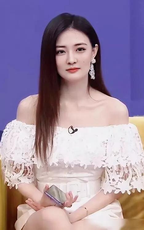三线女演员有多难?徐璐穿短裙参加节目,没人准备毯子