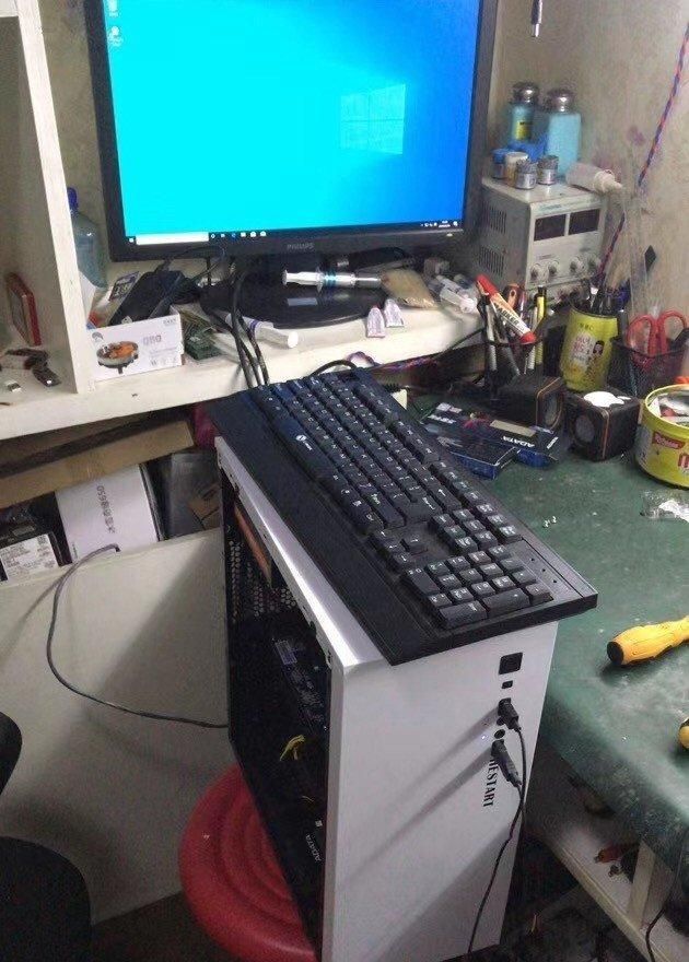 大家都在用什么电脑壁纸 ca01-ivmqpch7750471.jpg