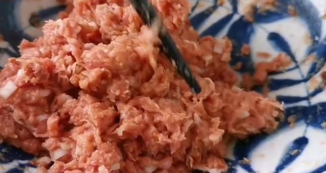 家常版苦瓜豆腐，夏天吃苦瓜清热解毒，老人孩子都非常适合