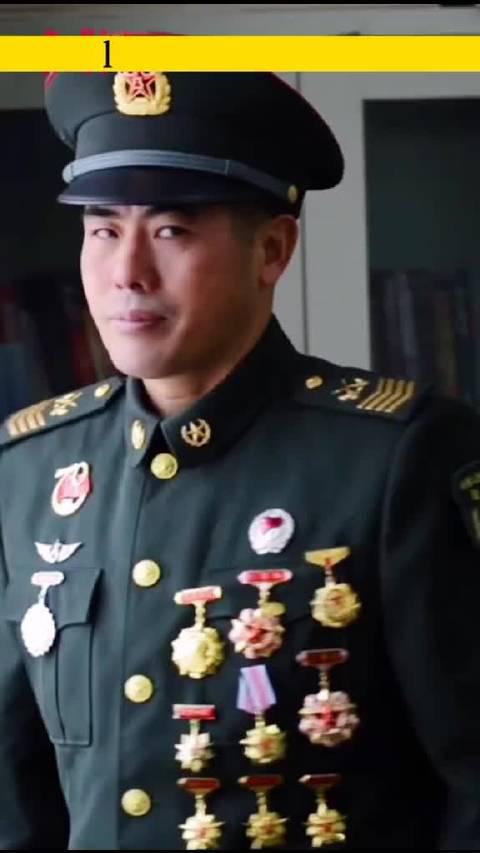 荣誉满身!服役30年的一级军士长伍楚斌光荣退休