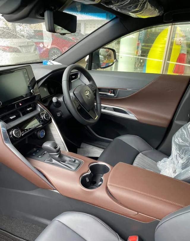 丰田Harrier进店,搭2.5L混动、5座布局,或命名为“锋兰达”!