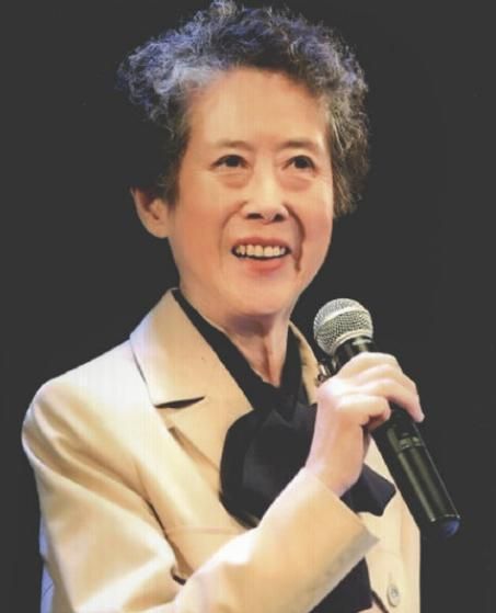 又一位老藝術家於端午節淩晨去世享年81歲，年輕時照片令人驚豔