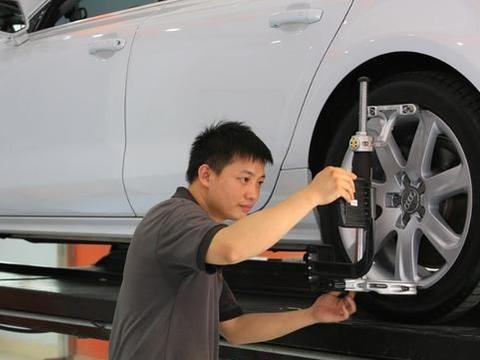 保养也就几百块，为何到了4s店就翻倍？修车工：因为你们容易骗！