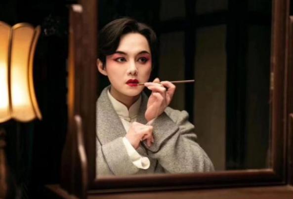 尹正致敬张国荣唱京剧,这款金庸带玩家成京剧名角
