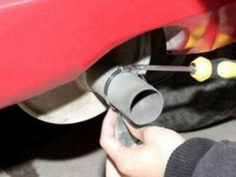 为啥老司机都在排气管上放磁铁？修车工看到后：砸我饭碗是吧