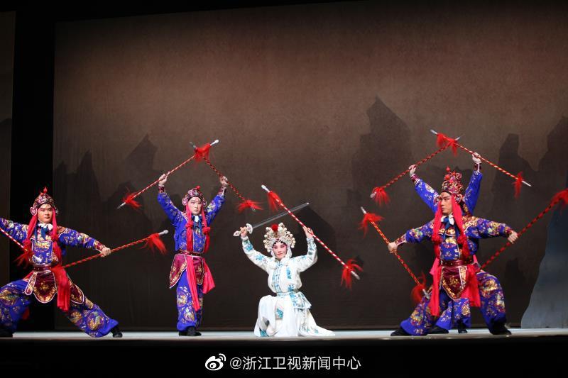 五大剧种共演《雷峰塔》