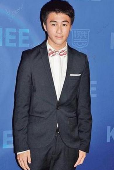 赌王讣闻曝光四房并列为妻,子女名单首现神秘第十七子何猷邦