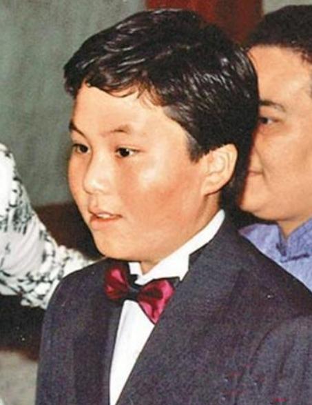 赌王讣闻曝光四房并列为妻,子女名单首现神秘第十七子何猷邦