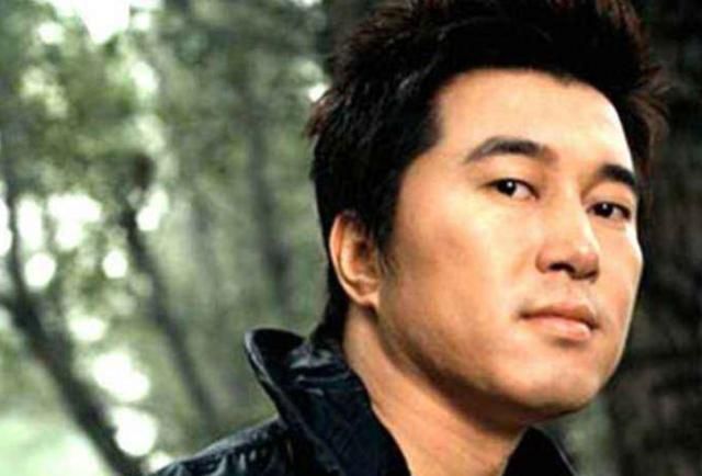 李俐出狱7年后终离婚,曾当庭指证她的满文军哭诉:都是媒体害的