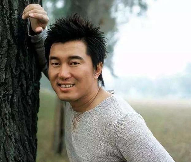 李俐出狱7年后终离婚,曾当庭指证她的满文军哭诉:都是媒体害的