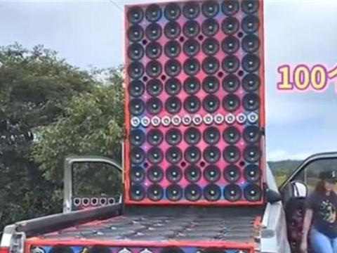 花2万买皮卡，却花10万块改装成“舞台车”，路人：欣赏不了！