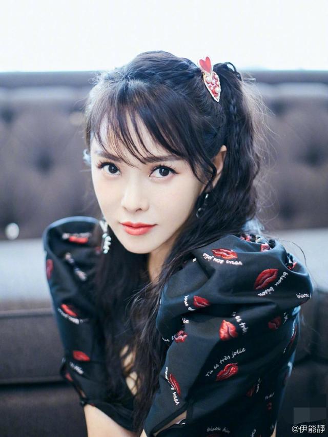 52歲伊能靜為4歲女兒慶生，米粒正臉首曝光！網(wǎng)友:顏值逆襲