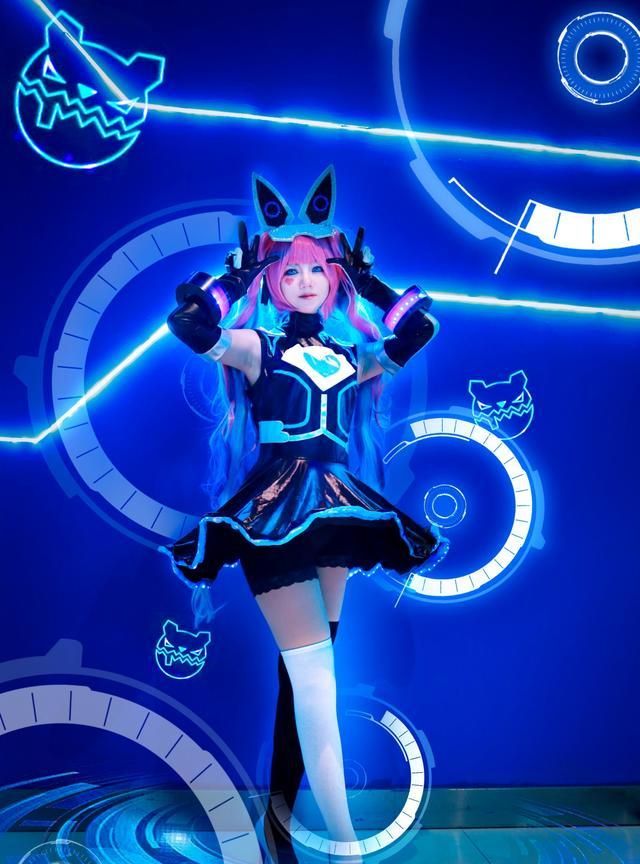 cosplay王者安琪拉,cosplay表演 王者荣耀安琪拉心灵骇客cosplay,果然美出新境界!