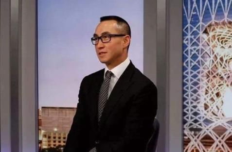 赌王次子何猷龙:娶了初恋,与绯闻绝缘,自主创业,不争家产