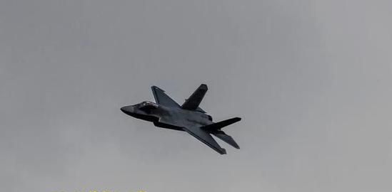 fc-31战机:从1.0升格到2.0,从2.0升格到3.0,希望沈飞修成正果
