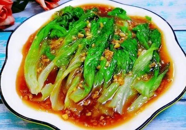美食严选:蚝油生菜,排骨藕汤,香菜炒竹笋,白萝卜烧肉的做法