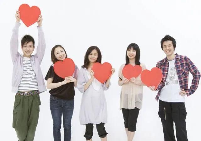 美丽的女儿国国王朗诵《我为少男少女们歌唱》