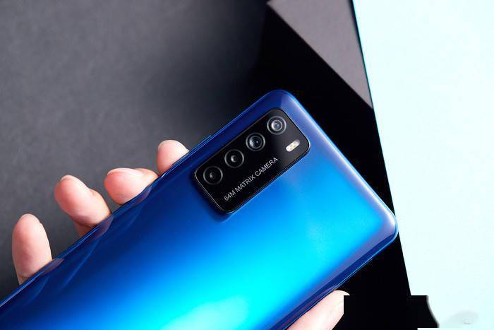 荣耀play4pro5g,荣耀play4tpro5g手机 荣耀play4评测1799元的真香高颜值5g酷玩手机