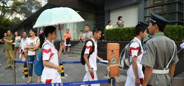 2020丽水中考英语真题及答案(word版)——完形填空