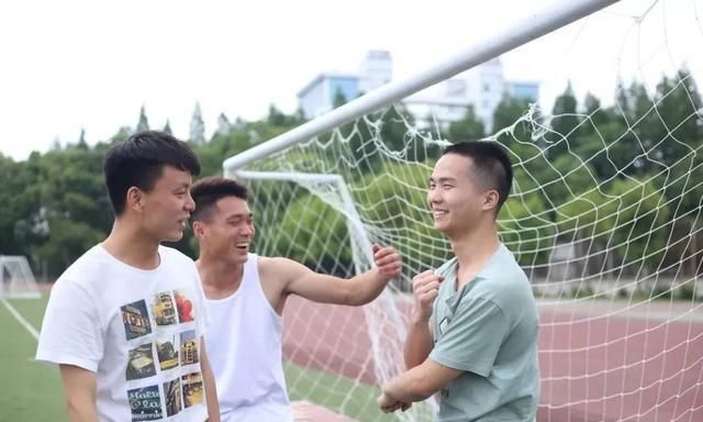 湖北工程学院这位兵哥哥,考研到华中科技大学!他为何如此优秀?