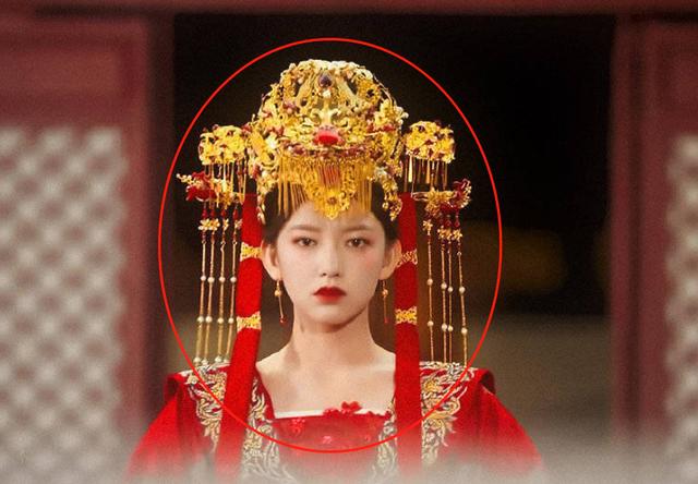 女星穿古装嫁衣虞书欣可爱赵露思仙气看到程潇反差好大