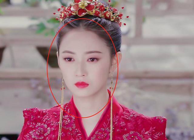 女星穿古装嫁衣,虞书欣可爱,赵露思仙气,看到程潇:反差好大