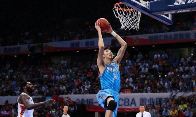 原形畢露！新疆男籃客場爆冷不敵八一隊，有誰注意到周琦的數據