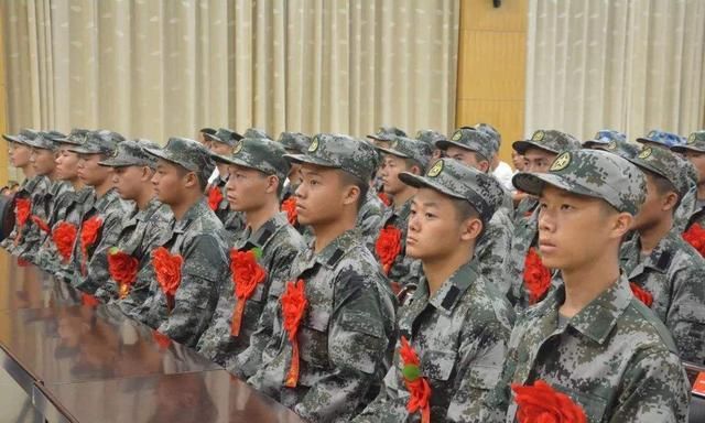 新兵入伍第一顿吃的是什么,退伍的前最后一顿又吃的什么?