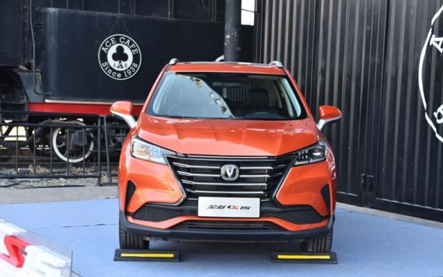 长安CS15“拼”了,油耗5.9L+国六,比瑞虎3X霸气犀利,5.79万起