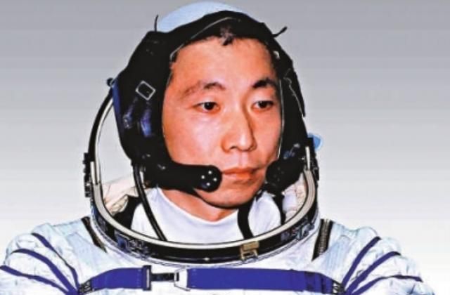 17年了,杨利伟为何没再上天?原因不仅让人感动,更让人敬佩