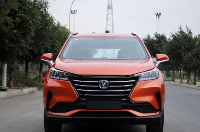 长安CS15“拼”了,油耗5.9L+国六,比瑞虎3X霸气犀利,5.79万起