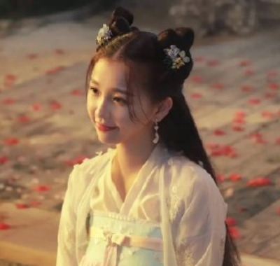 虞书欣穿汉服,徐佳琪穿汉服,看到lisa:导师和学员的区别