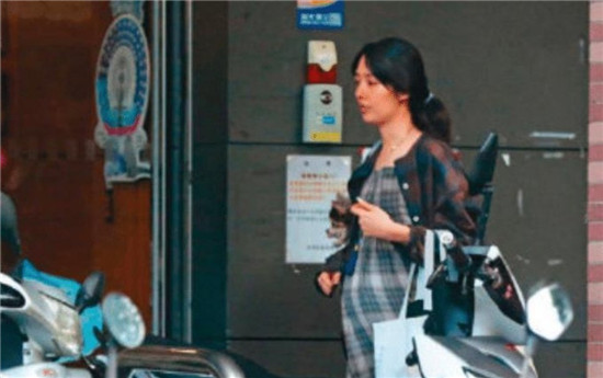 悔不当初?郭碧婷被传怀孕后网上动态意味深长,和向佐感情还好?