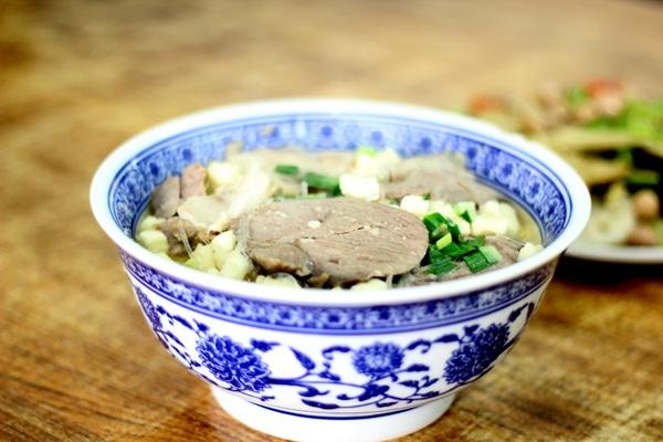 西安羊肉泡馍3000年陕西饮食文化煮一碗泡馍不缺文化不缺食客
