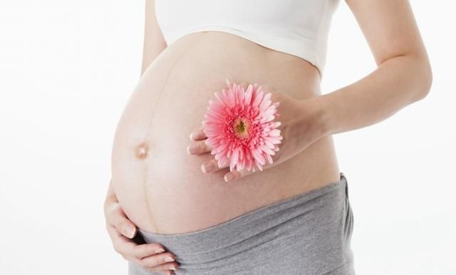 生男生女和孕肚“黑线”挂钩?妊娠线的作用远不止此,孕妈要知道