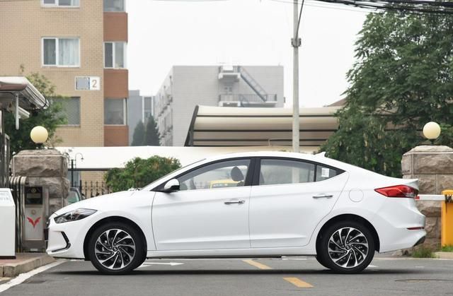 我想买现代领动1.6L智炫青春型,优惠多少?全款上10万吗?