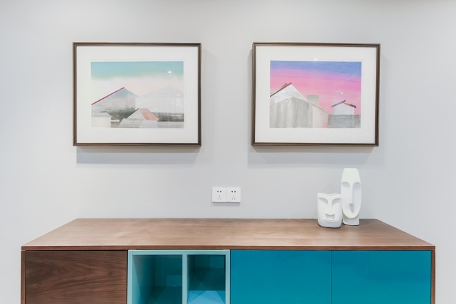 肖七作品:140m²简约风,高级灰+饱和橙,一房两用设计是亮点