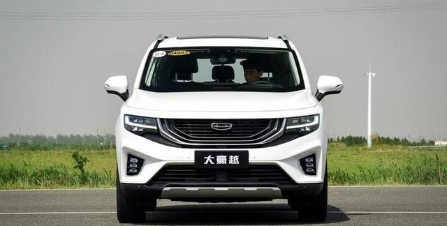 家用中型suv,吉利豪越,高颜值大空间