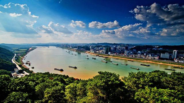 2017钦州gdp_最新!广西各市2017年GDP出炉,钦州这次厉害了…