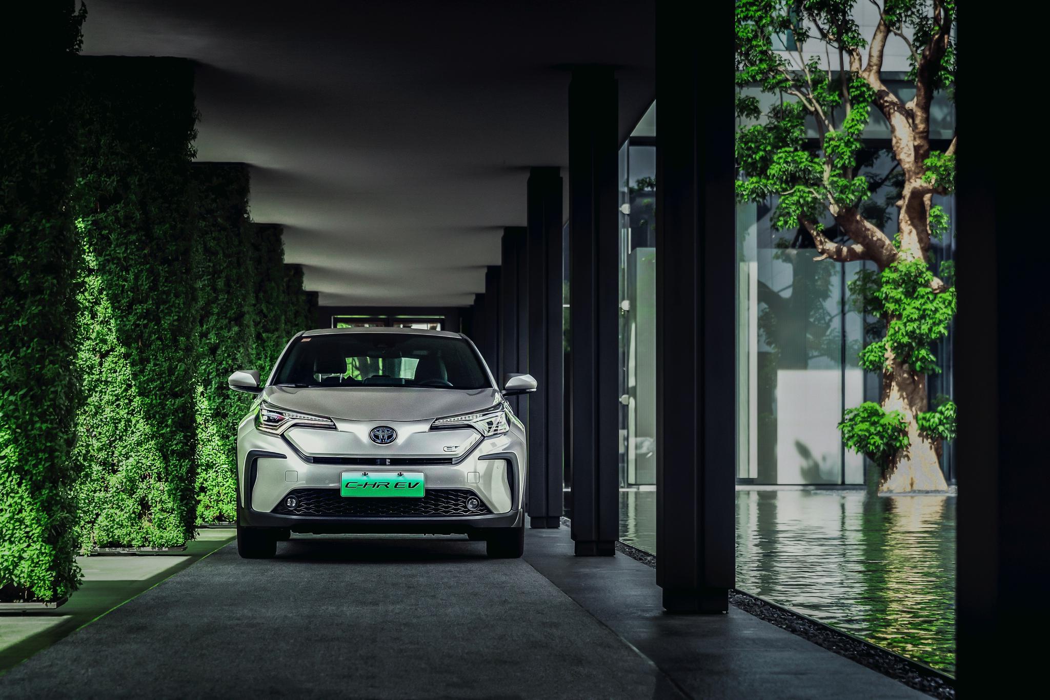 试丰田C-HR EV,来自“混动界的特斯拉”亮点在哪?|试车