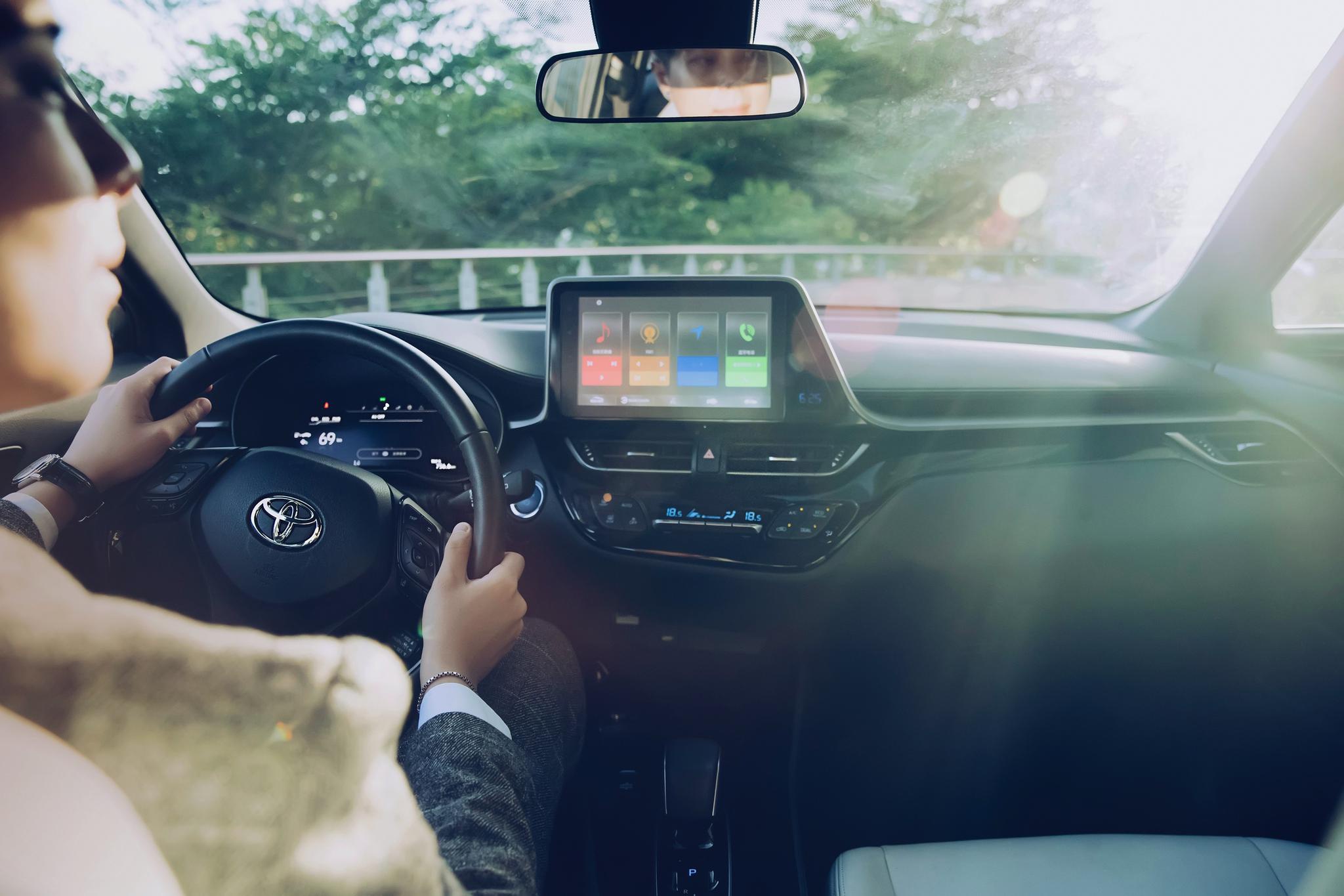 试丰田C-HR EV,来自“混动界的特斯拉”亮点在哪?|试车