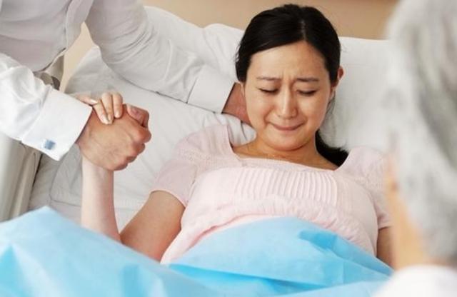 女人产房无尊严,不信你看这四件事,宝妈都知道但很难开口说