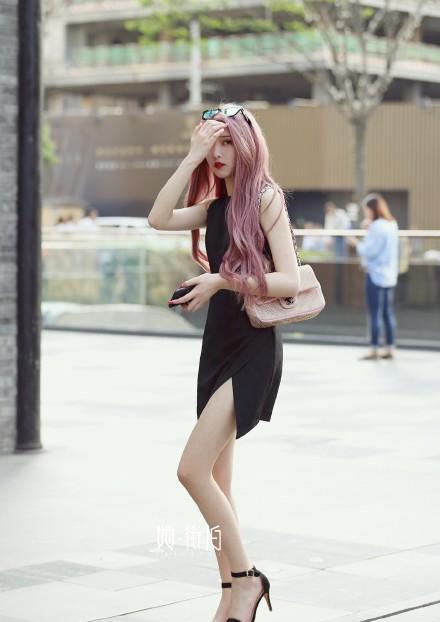街拍:穿紧身裤的气质美女好身材挡不住,不知道哪个小姐姐最好看