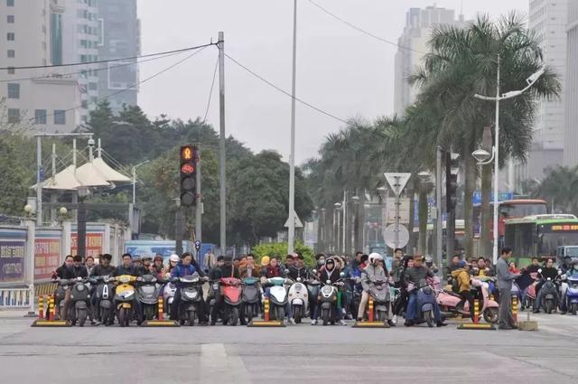 电动车迎来好消息:不再采用“一刀切”管制,路权或将陆续开放