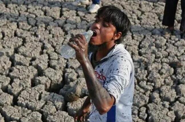 三大邻国相继断水,印度几千万人没水喝,莫迪这回要头疼了
