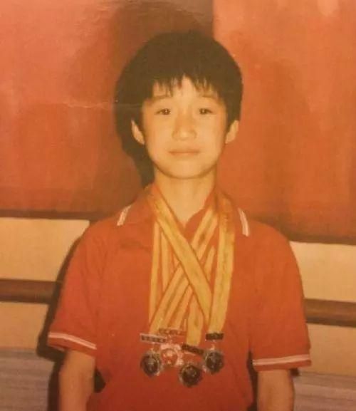 明星背景:尊龙是孤儿,许绍雄和鲁迅是亲戚许晋亨看到他都要礼让