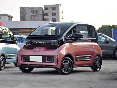 6万出头配2座/3座/4座，305km续航配独悬，新宝骏逼死奔驰Smart