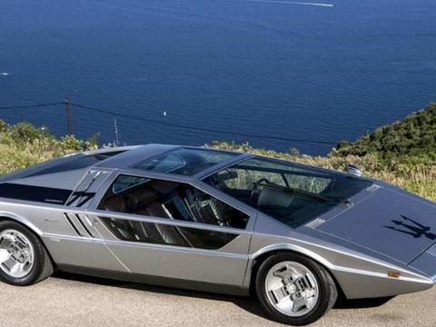 玛莎拉蒂40年前的神作！外观抄袭兰博基尼，内饰让人起鸡皮疙瘩！