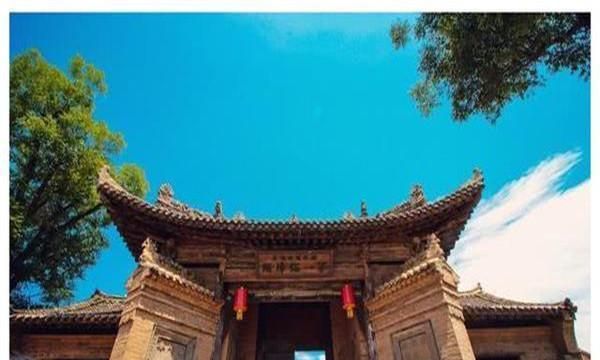 国内景区“敲诈”游客,一碗面条80元,游客愤怒表示:不会再来